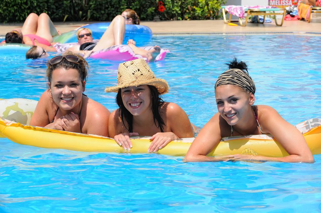מאליה Melissa Apartments, Studios & Suites מראה חיצוני תמונה