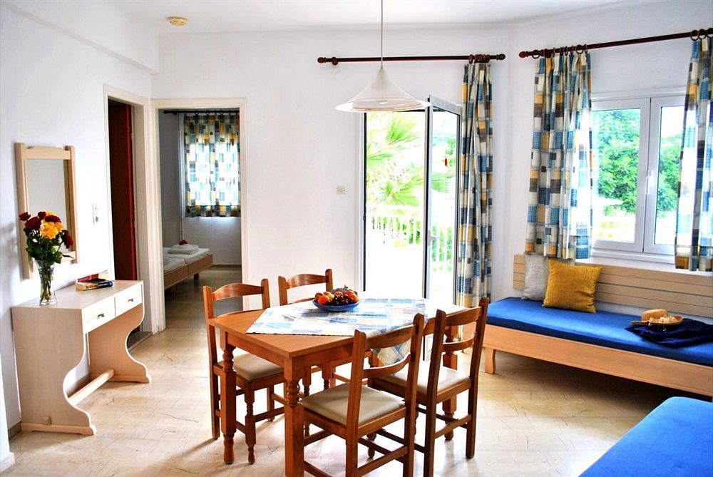 מאליה Melissa Apartments, Studios & Suites מראה חיצוני תמונה